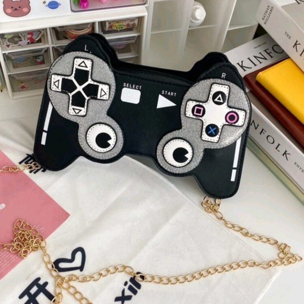 Game Controller Crossbag - Picture 2 of 8